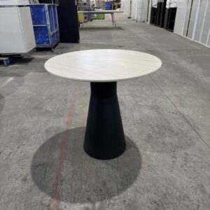 Reverse cafe table by Andreu World