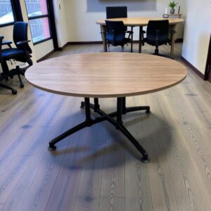 Thinking Ergonomics 1500mm Round Meeting Table
